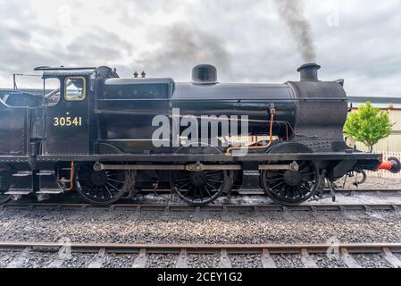The Rocket, schwarze Dampflokomotive auf der Bluebell Heritage Eisenbahnlinie, Horsted Keynes, West Sussex, England, Großbritannien Stockfoto