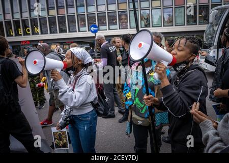 Ausgehend von der politischen Partei der Initiative Party (TTIP), inspiriert von der Bewegung Black Lives Matter, marschieren Protestmärsche von Notting Hill in London, Großbritannien. Stockfoto