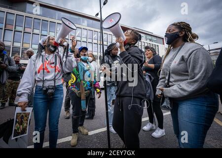 Ausgehend von der politischen Partei der Initiative Party (TTIP), inspiriert von der Bewegung Black Lives Matter, marschieren Protestmärsche von Notting Hill in London, Großbritannien. Stockfoto