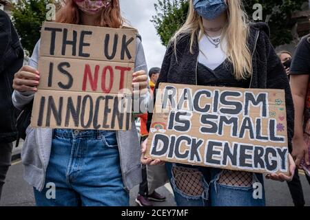 Ausgehend von der politischen Partei der Initiative Party (TTIP), inspiriert von der Bewegung Black Lives Matter, marschieren Protestmärsche von Notting Hill in London, Großbritannien. Stockfoto