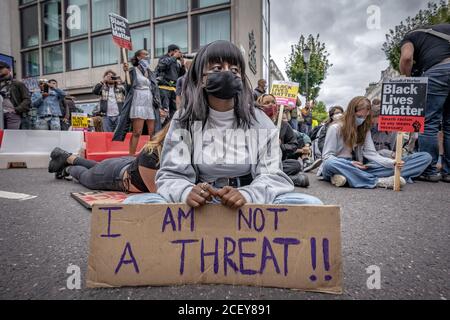 Ausgehend von der politischen Partei der Initiative Party (TTIP), inspiriert von der Bewegung Black Lives Matter, marschieren Protestmärsche von Notting Hill in London, Großbritannien. Stockfoto