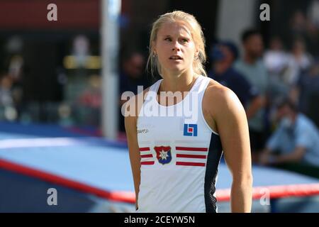 Lausanne, Schweiz. September 2020. LAUSANNE, SCHWEIZ - SEP 02: Michaela MEIJER aus Schweden beim Aufwärmen des Pole Vault Athletissima Lausanne City Event Zählung für die Diamond League 2020 auf dem Place de l'Europe in Lausanne Credit: Mickael Chavet/Alamy Live News Stockfoto