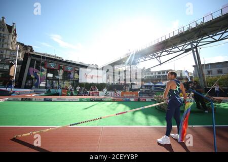 Lausanne, Schweiz. September 2020. LAUSANNE, SCHWEIZ - SEP 02: Renaud Lavillenie für Frankreich während des Aufwärms der Pole Vault Athletissima Lausanne City Event Zählung für die Diamond League 2020 am Place de l'Europe in Lausanne Credit: Mickael Chavet/Alamy Live News Stockfoto