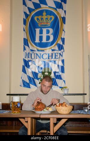 Filip Pavlovic, SAT1 Promiboxen, Hofbräu Wirtshaus, 15 jähriges Jubiläum, Hamburg, Esplanade, 02.09.2020 Stockfoto