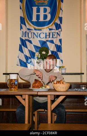 Filip Pavlovic, SAT1 Promiboxen, Hofbräu Wirtshaus, 15 jähriges Jubiläum, Hamburg, Esplanade, 02.09.2020 Stockfoto