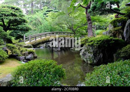 Kyoto Japan - Kyoto Imperial Palace Gartenteich mit Brücke Stockfoto