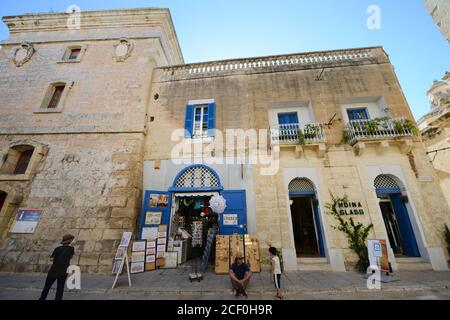 Schöne alte Gebäude in der befestigten Stadt Mdina, Malta. Stockfoto