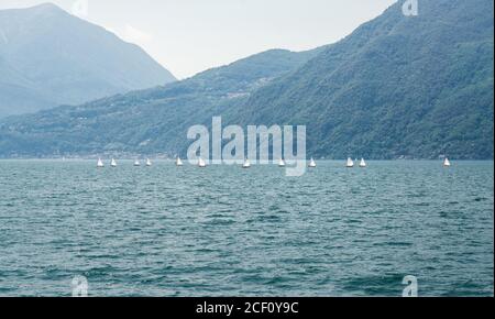 Comer See. Italien - 21. Juli 2019: Segelboote Regatta am Comer See in Italien. Stockfoto