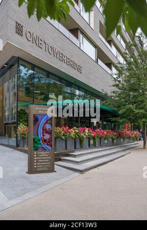 Die Ivy Brasserie in der Nähe der Tower Bridge, London, England, Großbritannien Stockfoto