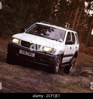 1999 Vauxhall Frontera LWB 4x4 an der Offroad Driving School UK. Stockfoto