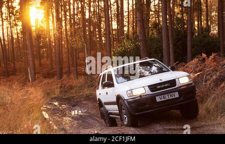 1999 Vauxhall Frontera LWB 4x4 an der Offroad Driving School UK. Stockfoto