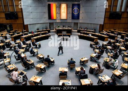 Berlin, Deutschland. September 2020. Die Mitglieder des parlaments treffen sich in der Plenarsitzung des Berliner Abgeordnetenhauses zur aktuellen Stunde zu Ordnung und Sicherheit. Quelle: Fabian Sommer/dpa/Alamy Live News Stockfoto