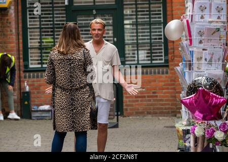 Brentwood Essex, Großbritannien. September 2020. Filmng der TV scripted Reality Show The Only Way is Essex ( TOWIE ) in Brentwood Essex Credit: Ian Davidson/Alamy Live News Stockfoto