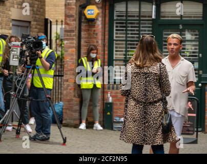 Brentwood Essex, Großbritannien. September 2020. Filmng der TV scripted Reality Show The Only Way is Essex ( TOWIE ) in Brentwood Essex Credit: Ian Davidson/Alamy Live News Stockfoto