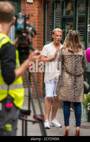 Brentwood Essex, Großbritannien. September 2020. Filmng der TV scripted Reality Show The Only Way is Essex ( TOWIE ) in Brentwood Essex Credit: Ian Davidson/Alamy Live News Stockfoto