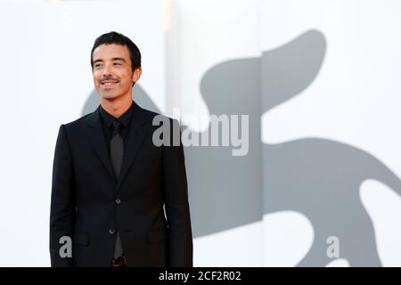 Italien, Lido di Venezia, 02. September 2020 : der italienische Sänger Diodato auf dem roten Teppich des 77. Internationalen Filmfestivals in Venedig Foto © Ottavia Da Re/Sintesi/Alamy Live News Stockfoto