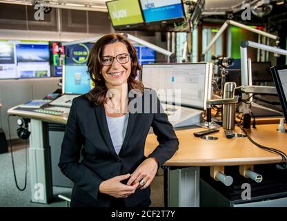 Hamburg, Deutschland. September 2020. Katja Marx, Leiterin des NDR-Radios, steht in einem der Radiostudios des Senders. Der Deutsche Radiopreis wird am 10. September 2020 in Hamburg verliehen.Quelle: Axel Heimken/dpa/Alamy Live News Stockfoto