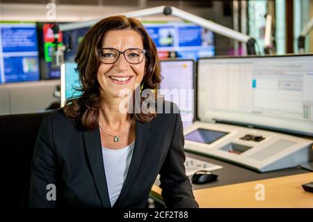 Hamburg, Deutschland. September 2020. Katja Marx, Leiterin des NDR-Radios, steht in einem der Radiostudios des Senders. Der Deutsche Radiopreis wird am 10. September 2020 in Hamburg verliehen.Quelle: Axel Heimken/dpa/Alamy Live News Stockfoto