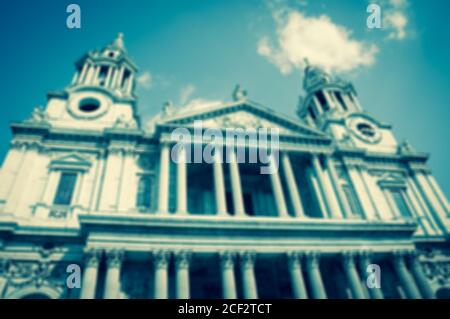 St Paul's Cathedral in London. Verschwommenes Retro-Foto. Stockfoto