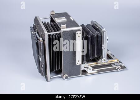 Eine klassische MPP Micro Technical 5x4 Zoll Feldkamera. Diese wurden in Großbritannien zwischen 1948 und 1963 hergestellt. Zeigt ausgefahrenen hinteren Faltenbalg. Stockfoto