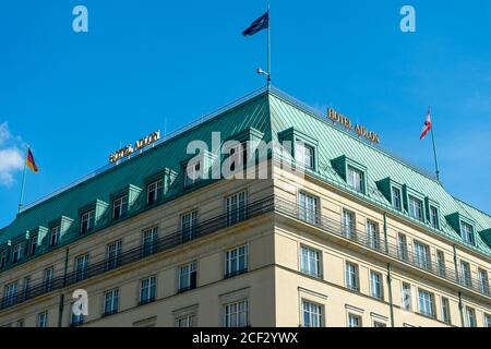 BERLIN, DEUTSCHLAND - 09. Mai 2020: BERLIN, DEUTSCHLAND 09. Mai 2020. Hotel Adlon in Berlin Stockfoto