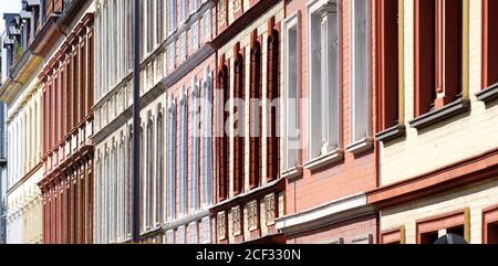 Bunte Fassaden von Häusern aus dem späten neunzehnten Jahrhundert in köln ehrenfeld Stockfoto