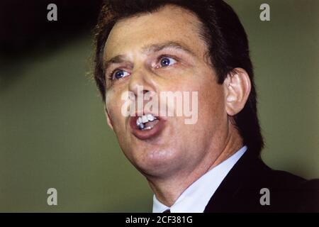 Tony Blair MP spricht von der Plattform auf der Labour Party Konferenz in Brighton. 01. Oktober 1991. Foto: Neil Turner Stockfoto