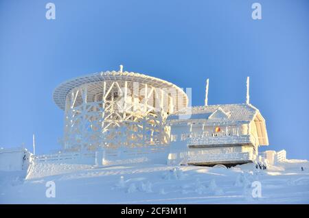 Gebäude auf dem Poiana Brasov Berg, Brasov, Rumänien Stockfoto