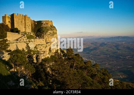 Castello di Venere ('Schloss der Venus') Monte Erice, Sizilien, Italien Stockfoto