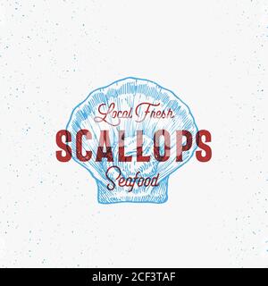 Lokale frische Jakobsmuscheln abstrakte Vektor-Zeichen, Symbol oder Logo-Vorlage. Handgezeichnete Scallop Mollusk Skizze Illustration mit Premium Retro Typografie Stock Vektor