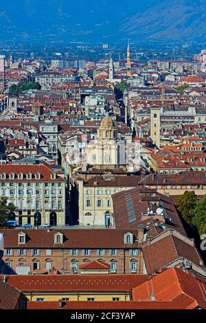 Porträtbild der Skyline von Turin, Italien Stockfoto