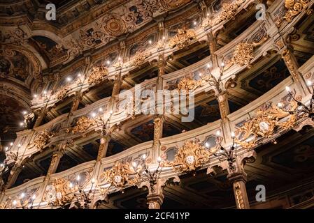 Bayreuth, Deutschland. September 2020. Blick in das Markgräfliche Opernhaus kurz vor der Eröffnung der Bayreuther Barockoper. Vom 03.09. Bis 13.09. Finden in Bayreuth die Bayreuther Barockoper-Festspiele statt. Quelle: Nicolas Armer/dpa/Alamy Live News Stockfoto