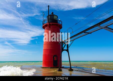 Leuchtturm am Lake Michigan an einem schönen Sommernachmittag. South Haven, Michigan, USA Stockfoto