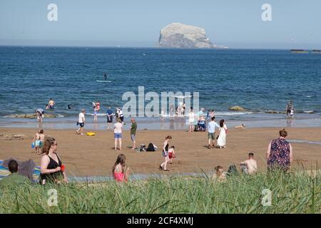 Urlauber am East Beach, Milsey Bay, North Berwick Stockfoto