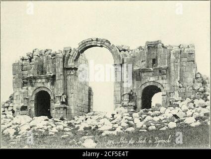 . Wie Architektur zu beurteilen : ein beliebter Leitfaden für die Wertschätzung von Gebäuden. JEKASII, SYRIEN; DAS ALTE GERASA, ALLGEMEINE ANSICHT.. PI,ATE XIII ALTES STADTTOR VON GERASA. Stockfoto