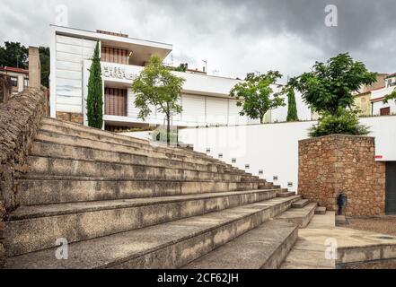 Castelo Branco, Portugal - 11. Juni 2020: Fassade des Cargaleiro-Museums in Castelo Branco, Portugal, tagsüber. Stockfoto