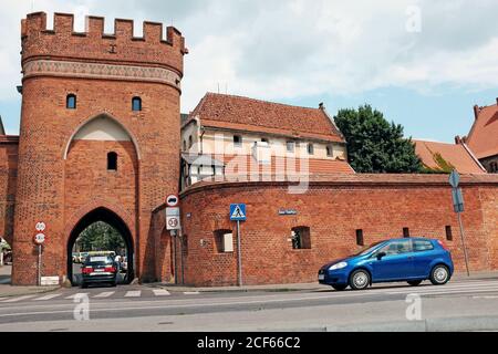 Mittelalterliche Verteidigungsmauern der Altstadt von Torun in Torun, Polen. Stockfoto