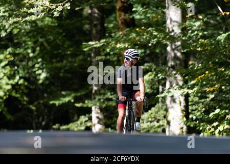 Profi-Radfahrer Fahrrad im Park Stockfoto