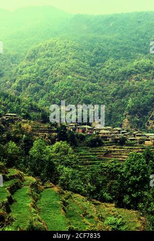 Am Hang des Panchase Mountain liegt Sidhane landwirtschaftlichen Dorf, wo die Gemeinschaft auch Ökotourismus betreibt. Sidhane, Gandaki Pradesh, Nepal. Stockfoto