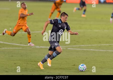 Houston, Texas, USA. September 2020. Minnesota United Mittelfeldspieler Robin Lod (17) dribbelt den Ball gegen den Houston Dynamo im BBVA Stadium in Houston, Texas. Maria Lysaker/CSM/Alamy Live News Stockfoto