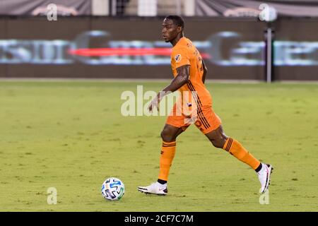 Houston, Texas, USA. September 2020. Houston Dynamo Verteidiger Maynor Figueroa (15) dribbelt den Ball gegen die Minnesota United im BBVA Stadium in Houston, Texas. Maria Lysaker/CSM/Alamy Live News Stockfoto