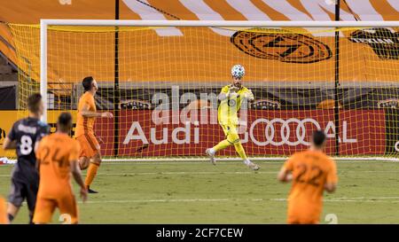 Houston, Texas, USA. September 2020. Minnesota United Torwart Greg Ranjitsingh (18) mit dem Spar gegen den Houston Dynamo im BBVA Stadium in Houston, Texas. Maria Lysaker/CSM/Alamy Live News Stockfoto