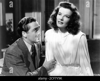 JOHN HOWARD UND KATHARINE HEPBURN IN DER GESCHICHTE VON PHILADELPHIA 1940 regisseur GEORGE CUKOR spielt Philip Barry Drehbuch Donald Ogden Stewart Kleider von Gilbert Adrian Metro Goldwyn Mayer Stockfoto