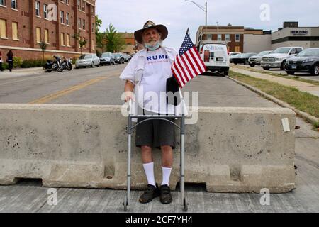 Kenosha, Wisconsin, USA. September 2020. Tump-Fans warten auf ihren Helden Credit: Amy Katz/ZUMA Wire/Alamy Live News Stockfoto