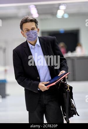 Berlin, Deutschland. September 2020. Rolf Mützenich, Vorsitzender der SPD-Bundestagsfraktion, kommt zur geschlossenen Sitzung der SPD-Bundestagsfraktion. Quelle: Britta Pedersen/dpa-Zentralbild/dpa/Alamy Live News Stockfoto