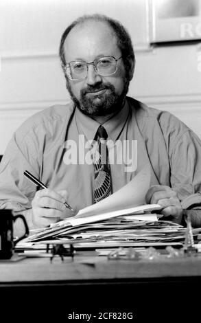 Geoff Woolf Generalsekretär der NATFKE National Association for Teachers in further and higher Education, 27 Brittania Street, London, EC1. 09 Dezember 1992. Foto: Neil Turner Stockfoto