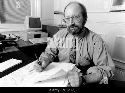 Geoff Woolf Generalsekretär der NATFKE National Association for Teachers in further and higher Education, 27 Brittania Street, London, EC1. 09 Dezember 1992. Foto: Neil Turner Stockfoto