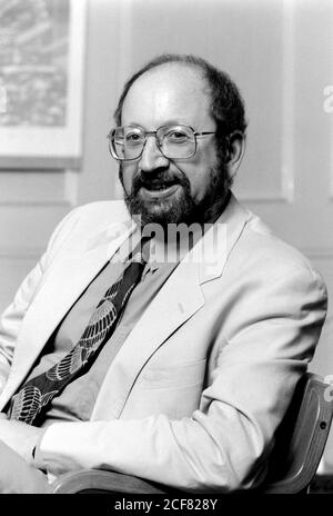 Geoff Woolf Generalsekretär der NATFKE National Association for Teachers in further and higher Education, 27 Brittania Street, London, EC1. 09 Dezember 1992. Foto: Neil Turner Stockfoto