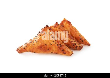 Traditionelle georgische adjara khachapuri und Kolkh khachapuri isoliert auf weißem Hintergrund. Verschiedene türkische Brotsorten. Traditionelles türkisches Gericht Pide. Stockfoto