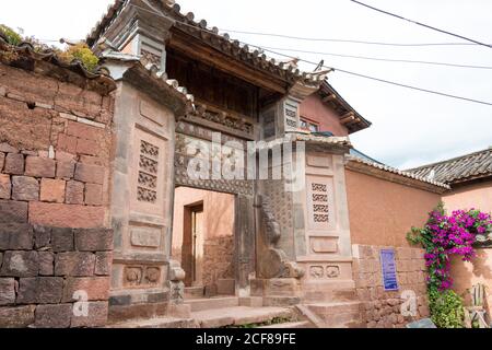 YUNNAN, CHINA - Nuodeng Ancient Village. Ein berühmtes Ancient Village von Yunnong, Dali, Yunnan, China. Stockfoto